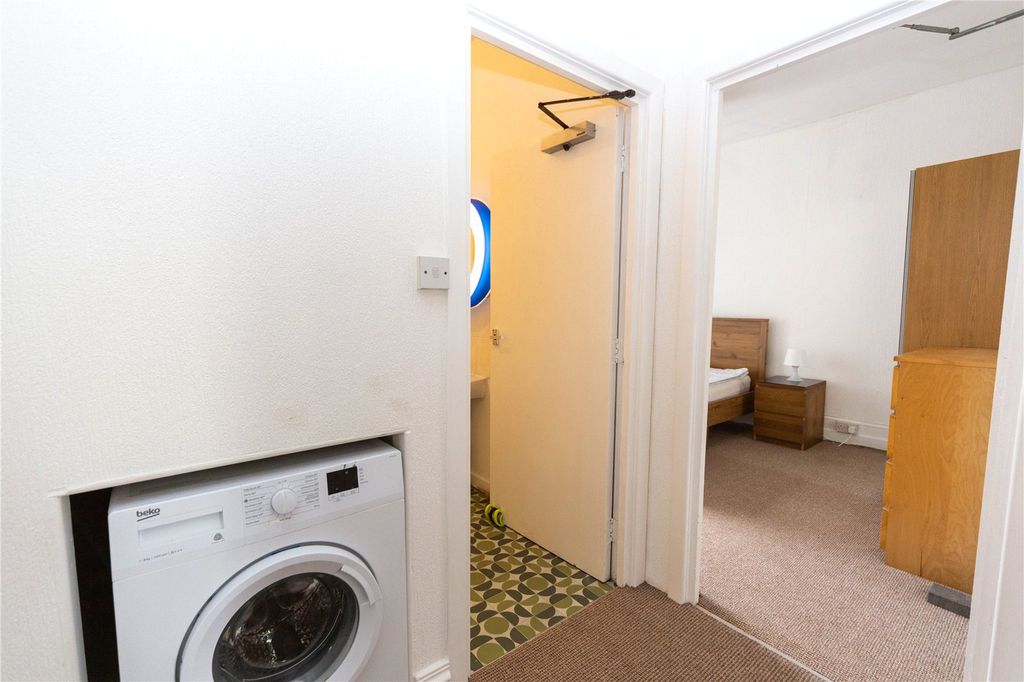 Additional image 8 of 1 bed flat to rentHickman Road, Penarth, Penarth CF64