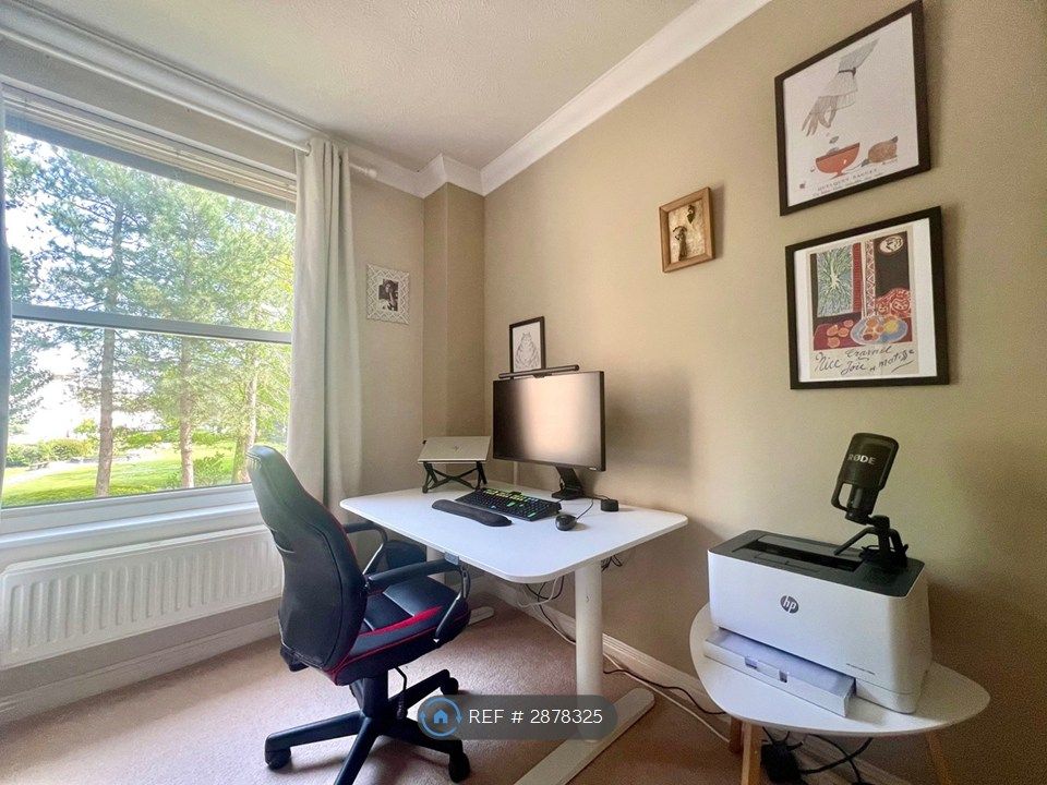 Additional image 12 of 2 bed flat to rentBeach Crescent, Littlehampton BN17