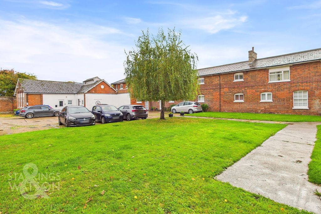 Additional image 16 of 2 bed flat for saleHillcrest Court, Ipswich Road, Pulham Market, Diss IP21