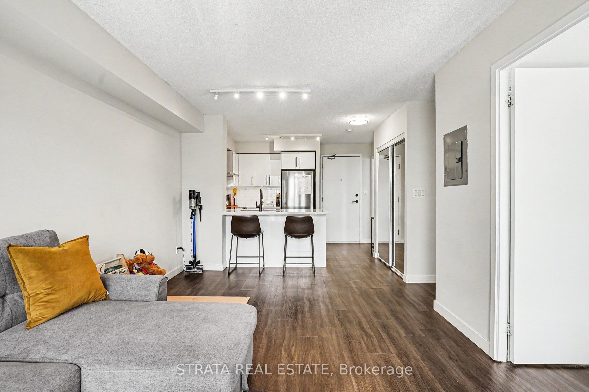 Additional image 4 of 510-120 Dallimore Circle, Toronto, ON, M3C 4J1