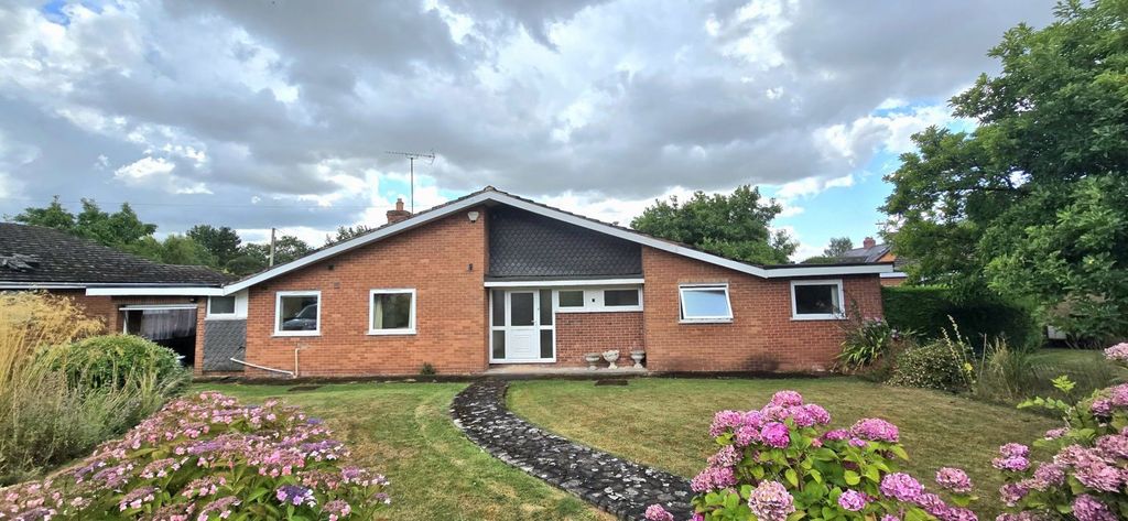 3 bed bungalow to rentChurch Croft, Madley, Hereford HR2