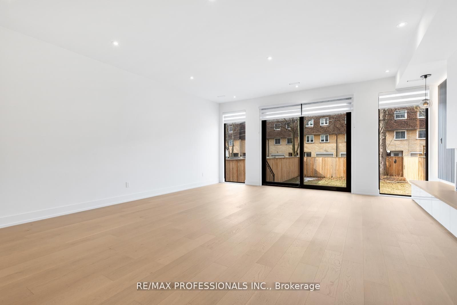 Additional image 4 of 84 Twenty Ninth Street, Toronto, ON, M8W 3B1