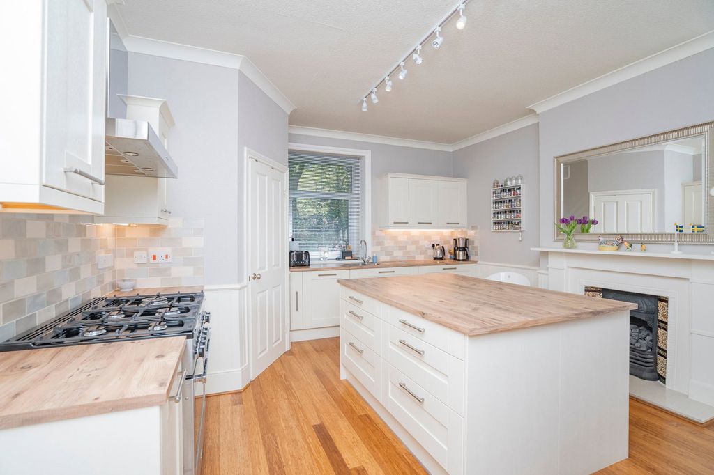 Additional image 10 of 3 bed flat for saleWest Malvern Road, Malvern, Worcestershire WR14