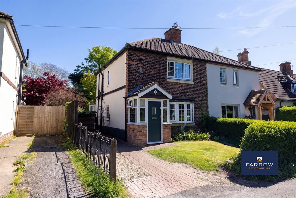 2 bed semi-detached house for saleCemetery Crescent, Laceby, Grimsby DN37