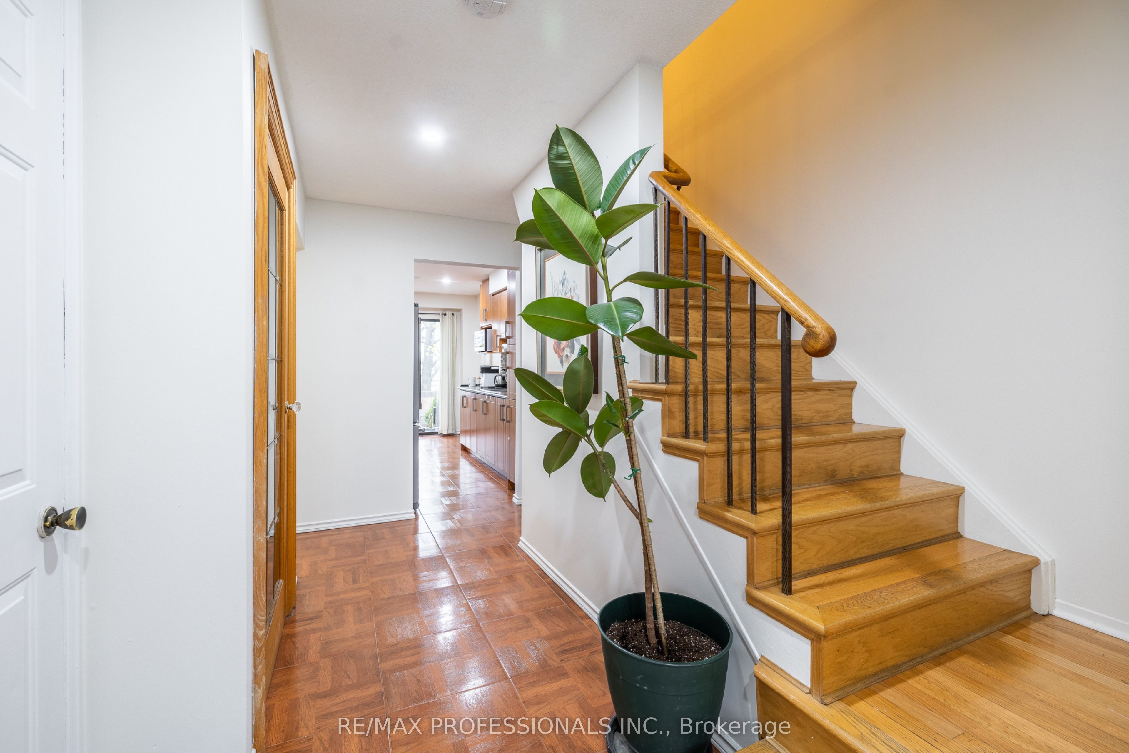 Additional image 4 of 698 Galloway Crescent, Mississauga, ON, L5C 3W1