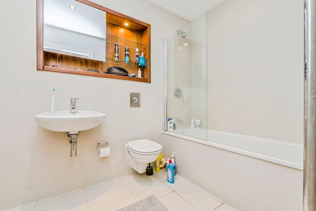 Additional image 6 of 1 bed flat for saleNewport Road, Roath, Cardiff CF24