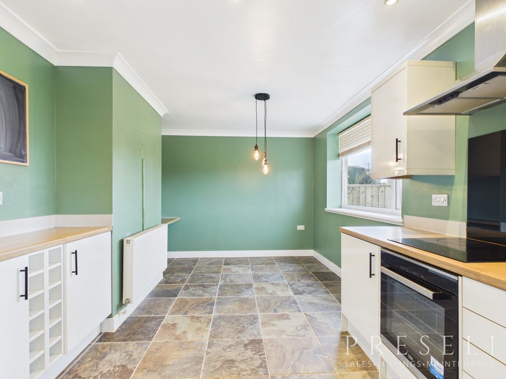 Additional image 5 of 3 bed semi-detached house to rentThe Close, Johnston, Haverfordwest, Pembrokeshire SA62