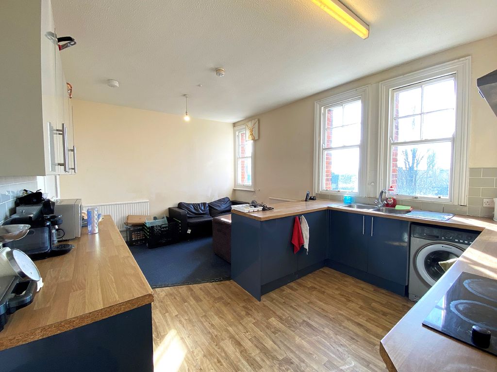 6 bed flat to rentAylward Street, Portsmouth PO1