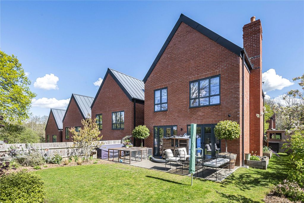4 bed detached house to rentSlaugham Manor, Slaugham Place, Slaugham RH17