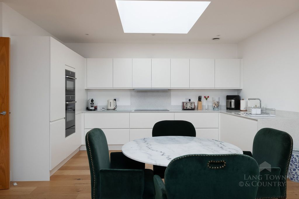 Additional image 4 of 3 bed penthouse for saleLeeward House, Discovery Road, Plymouth PL1