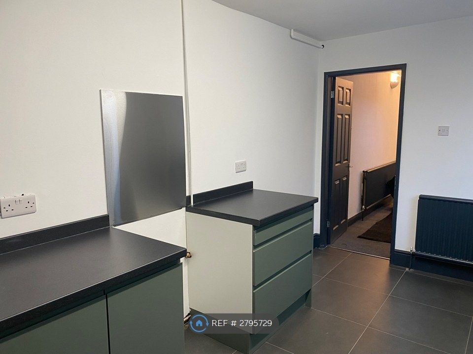 Additional image 4 of 3 bed terraced house to rentDaubney St, Cleethorpes DN35