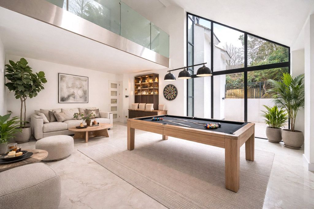 Additional image 8 of 5 bed detached house to rentWhite Orchards, Totteridge, London N20