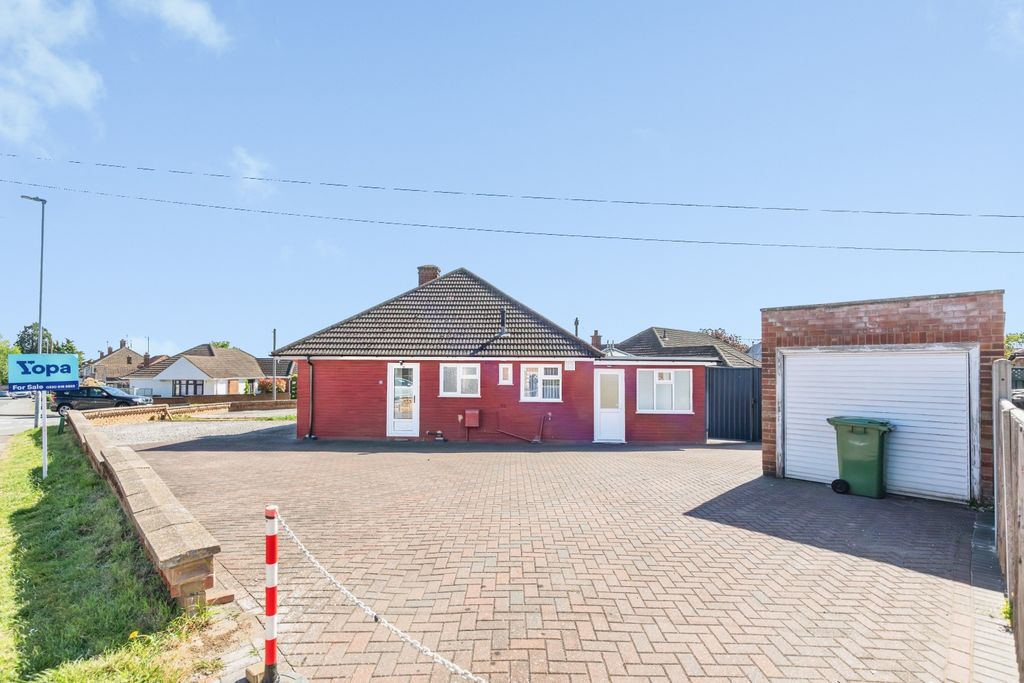 Additional image 2 of 2 bed bungalow for saleThe Pyghtle, Wellingborough NN8