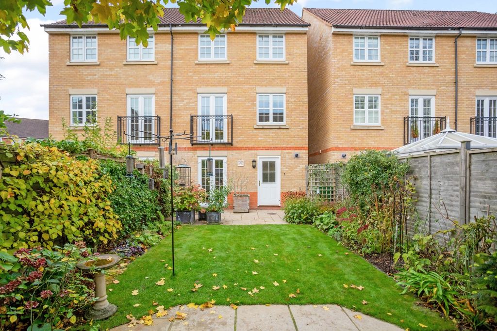 Additional image 13 of 4 bed end terrace house to rentOld College Road, Newbury RG14