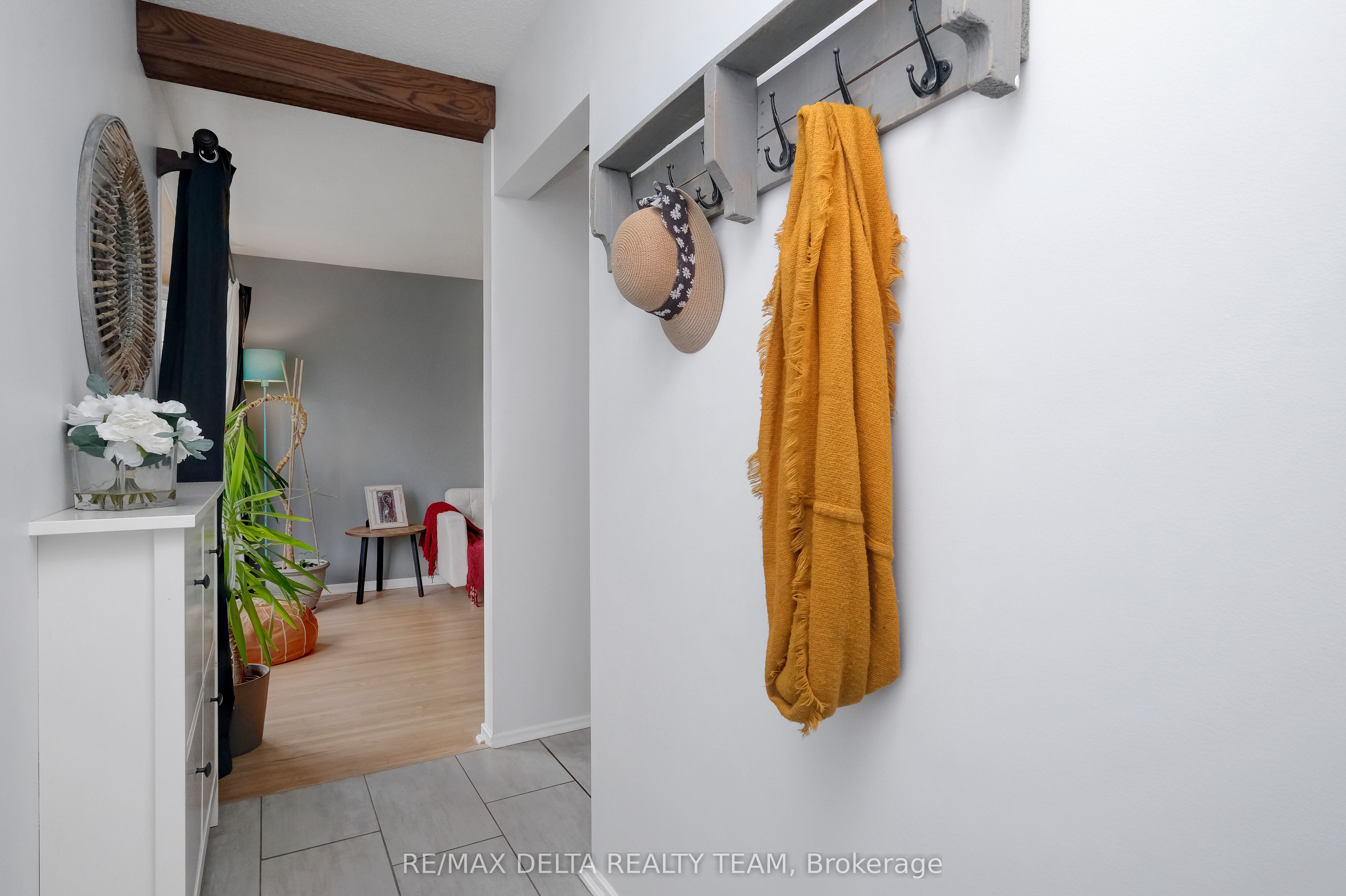 Additional image 4 of 2210 Bickerton Avenue, Ottawa, ON, K1J 6Y3
