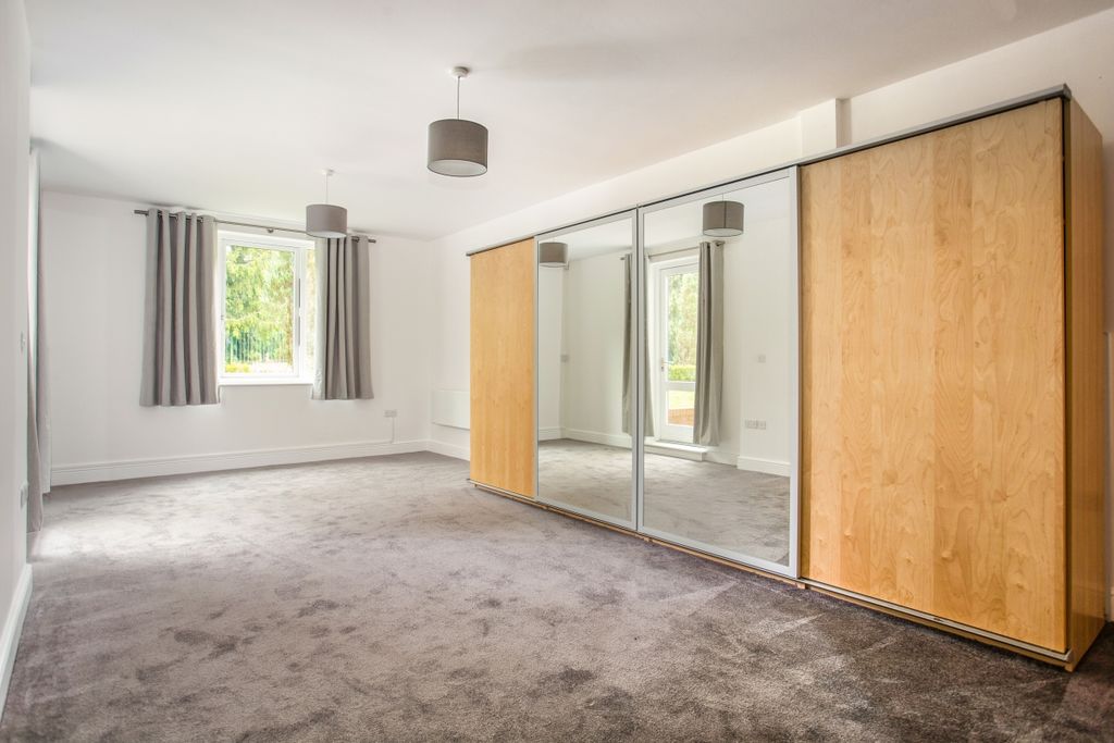 Additional image 4 of 3 bed flat to rentVictoria Place, Cheltenham GL52