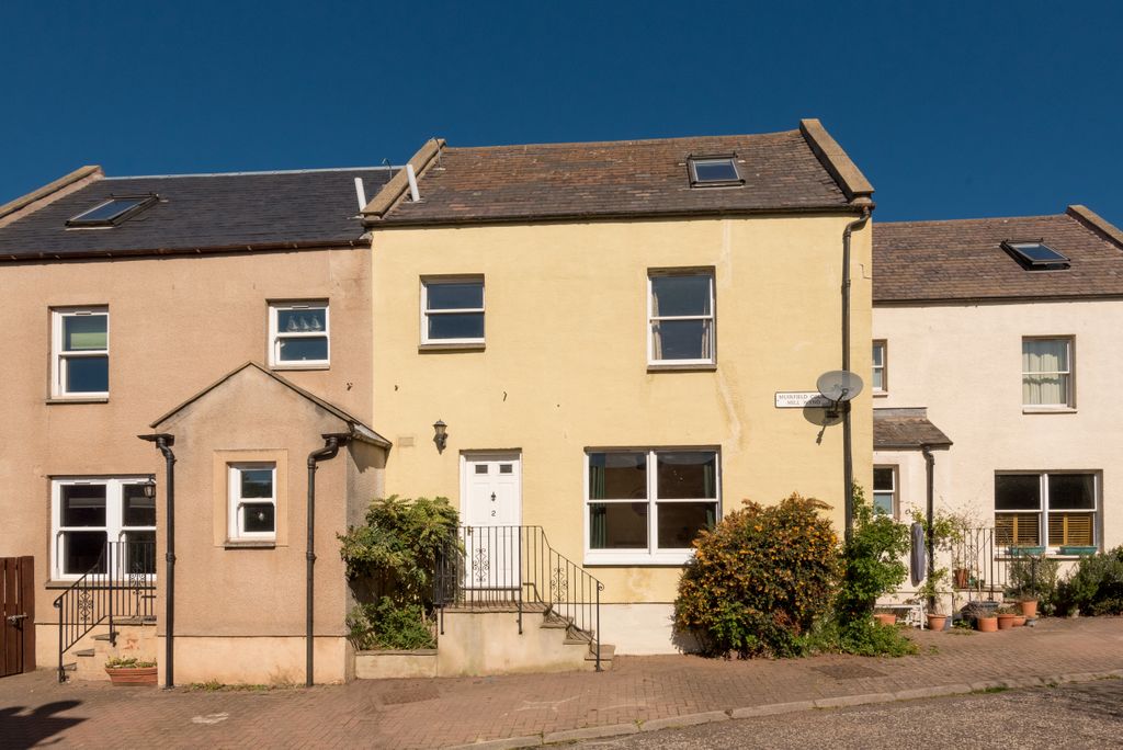 3 bed terraced house for sale2 Muirfield Court, Mill Wynd, East Linton, East Lothian EH40