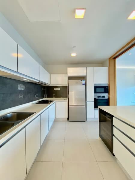 295 Ocean Drive photo 3