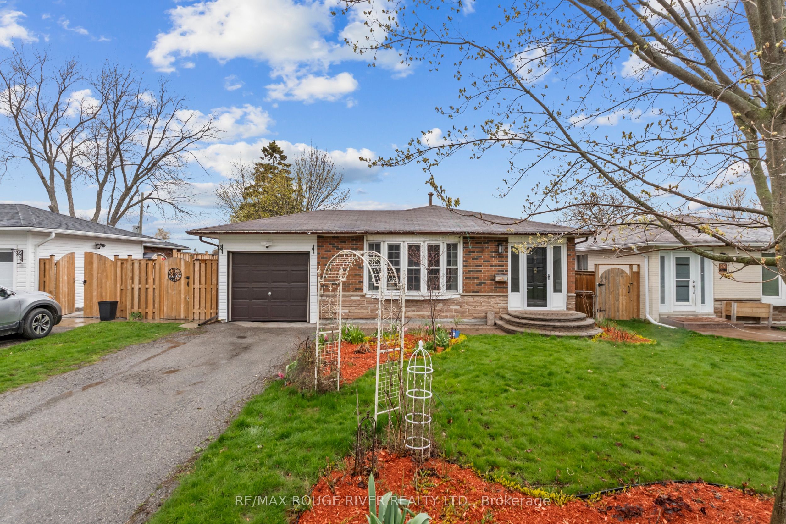 27 Archer Drive, Ajax, ON, L1S 2Z3