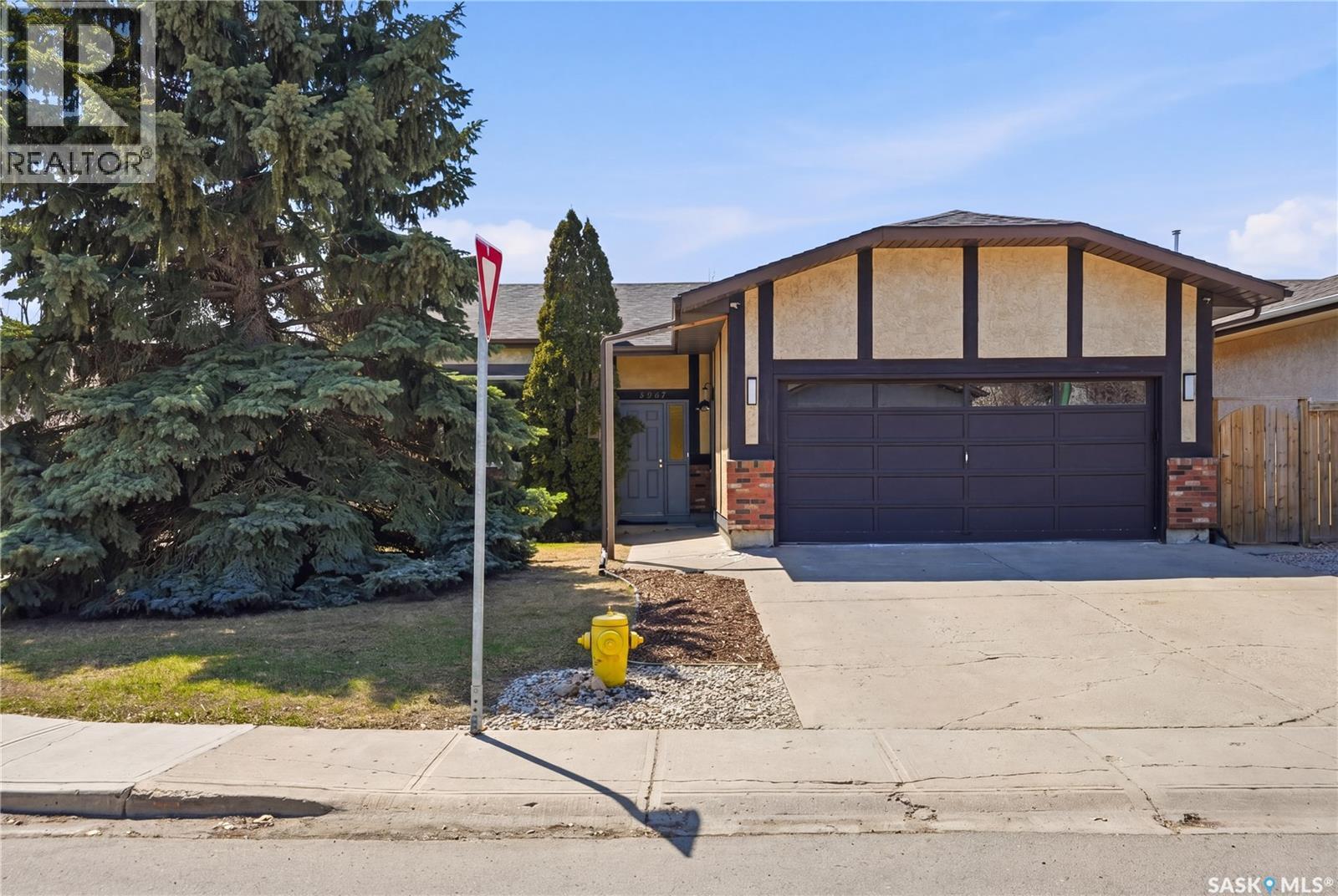 6547 Hird CRESCENT