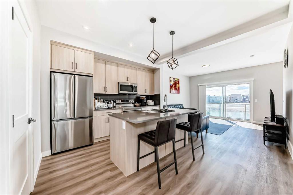 Additional image 4 of 3125-55 Lucas Way NW, Calgary, AB, T2P 2C7