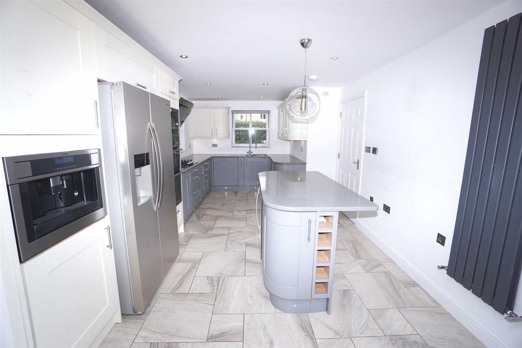 Additional image 6 of 4 bed detached house to rentSutton Park Gardens, Kidderminster DY11