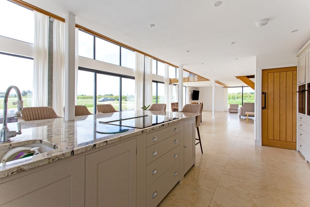 Additional image 4 of 5 bed barn conversion to rentEast Challow, Wantage OX12