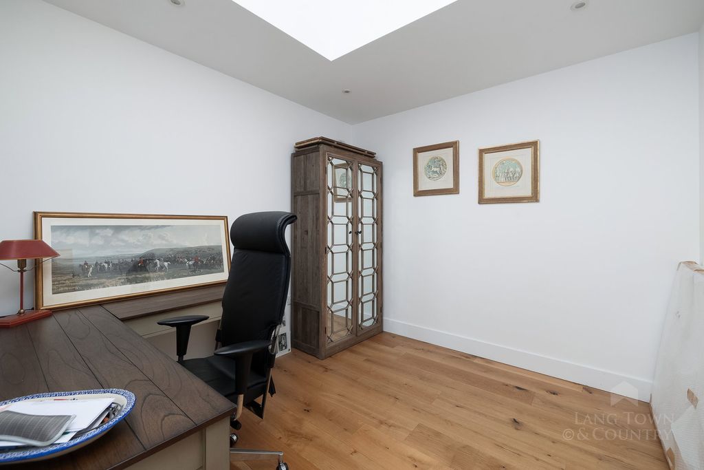 Additional image 17 of 3 bed penthouse for saleLeeward House, Discovery Road, Plymouth PL1