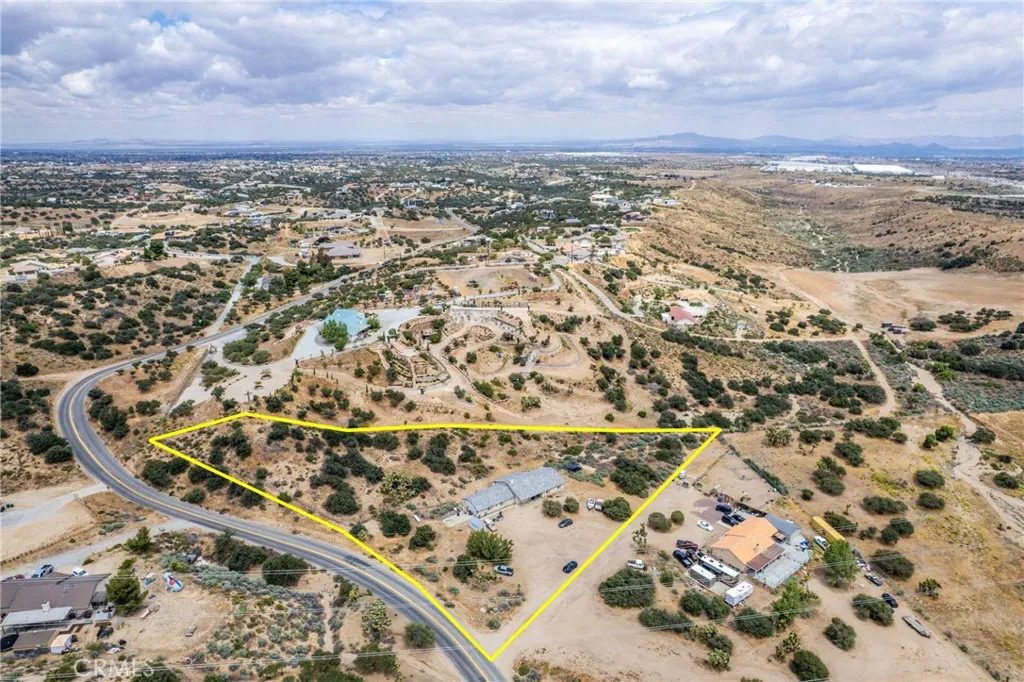 6861 Oak Hill Road, Oak Hills, CA 92344