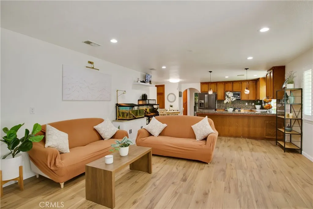 Additional image 2 of 25142 Walnut St., Newhall, CA 91321