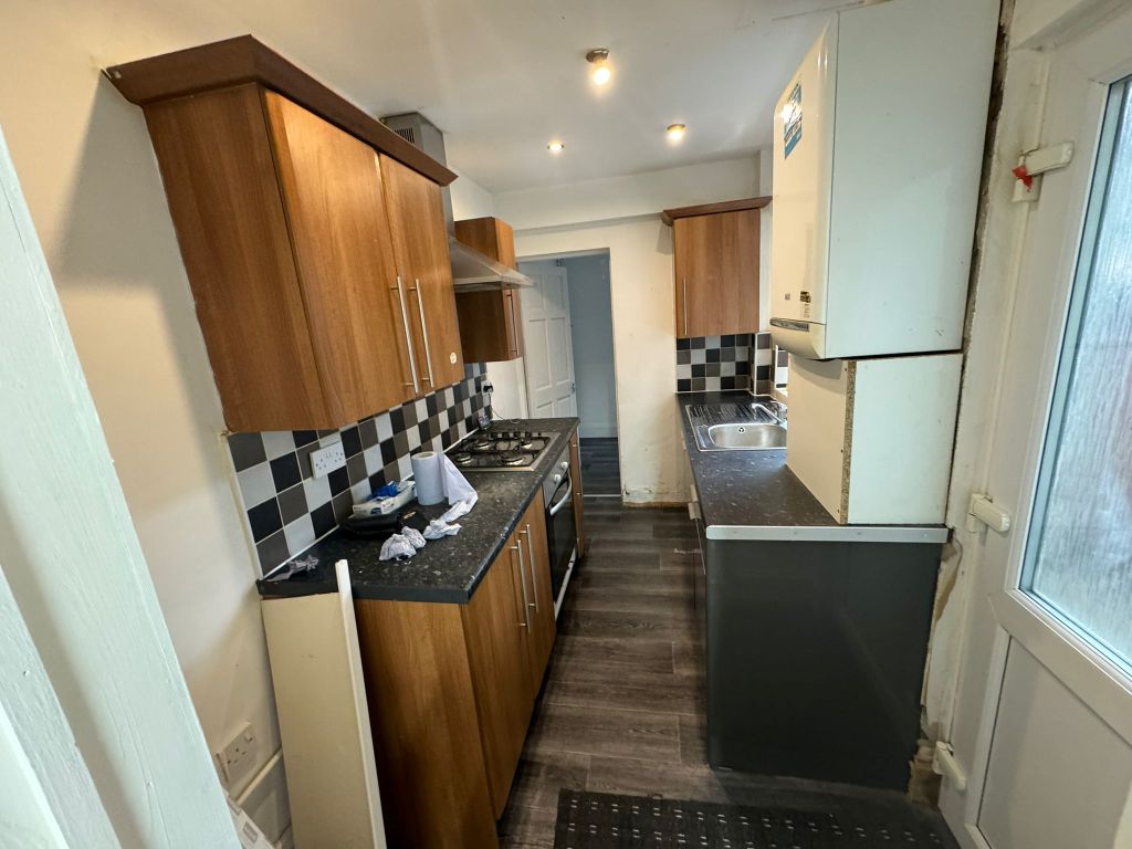 3 bed terraced house to rentLeicester LE2 photo 4