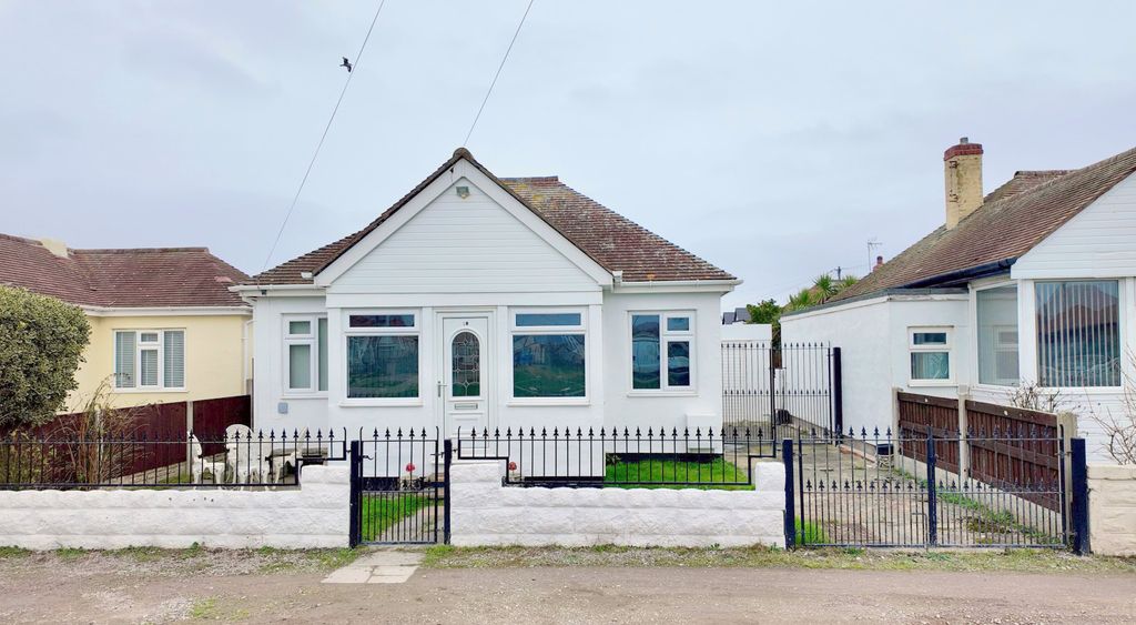 2 bed bungalow for saleWoodside Avenue, Kinmel Bay LL18