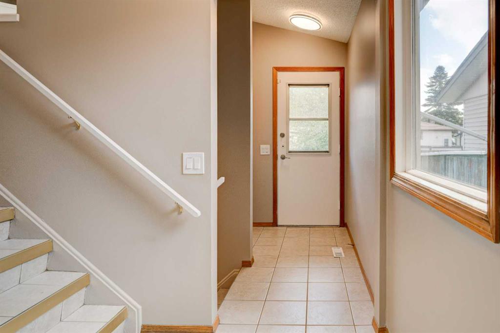 Additional image 4 of 27 Dovely Way SE, Calgary, AB, T2B 2K7