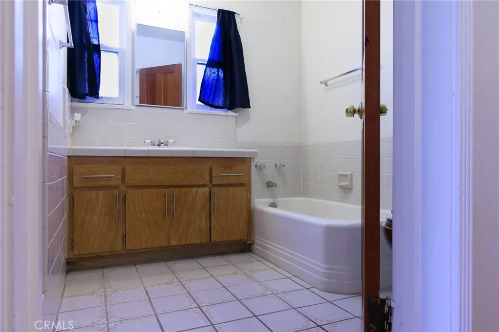 Additional image 6 of 8847 Ruthelen St, Los Angeles, CA 90047