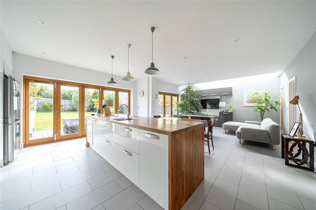 Additional image 6 of 5 bed detached house to rentCheriton Road, Winchester, Hampshire SO22