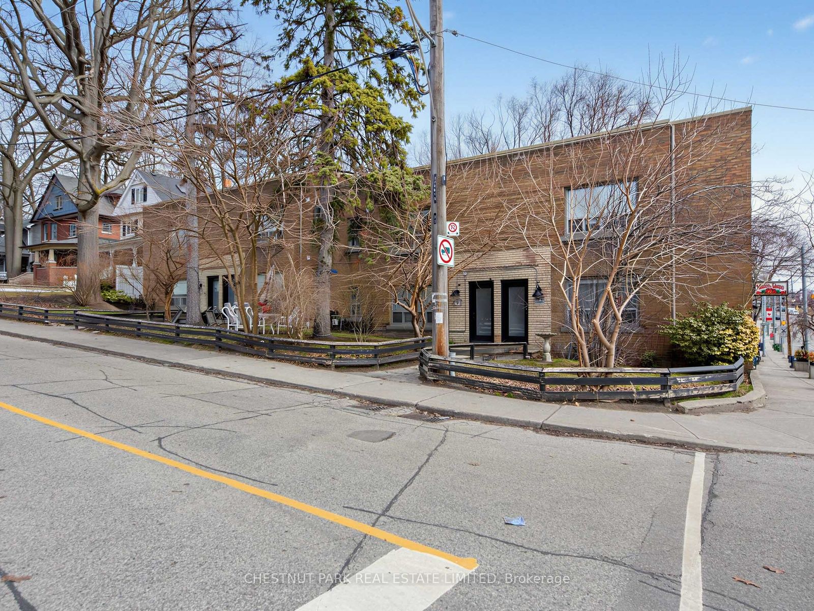 R-1 Kingswood Road, Toronto, ON, M4E 3N4