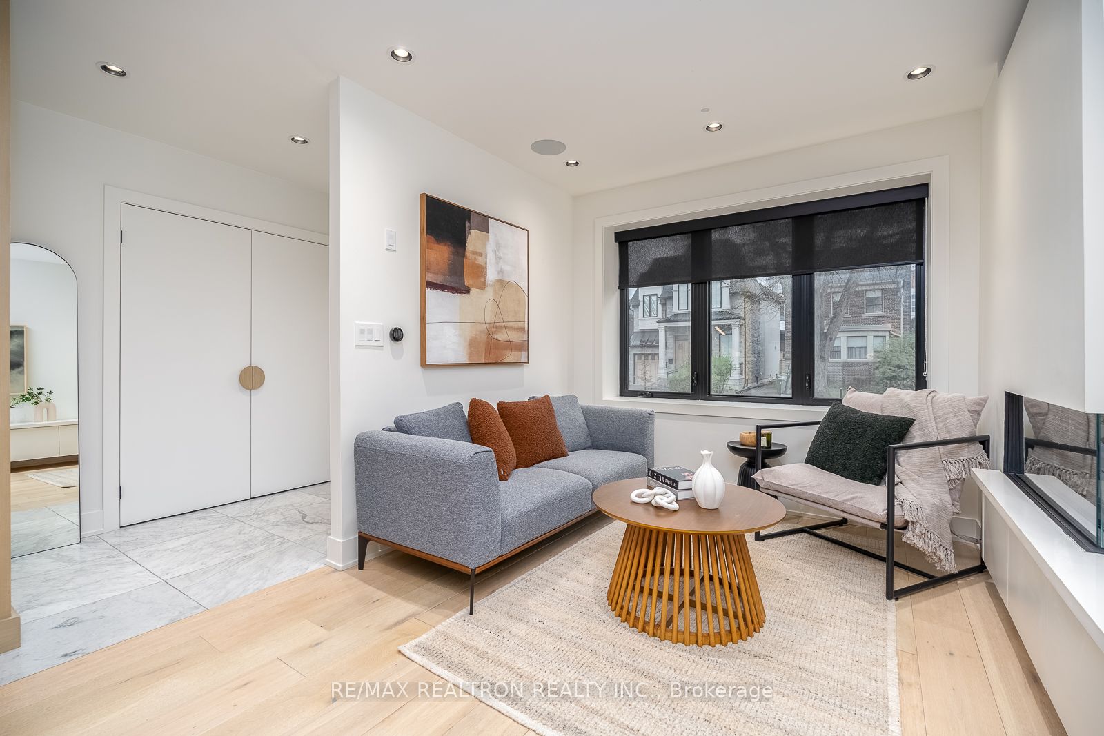 Additional image 4 of 16 Peveril Hill N, Toronto, ON, M6C 3B1