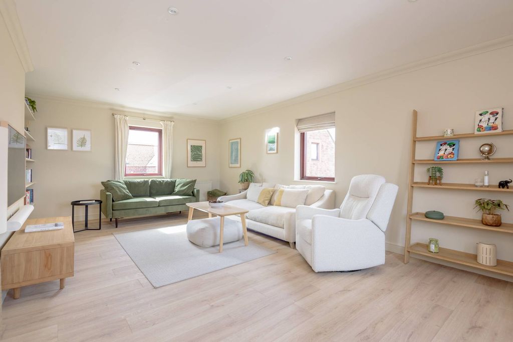 2 bed flat for sale3 The Courtyard, Easter Broomhouse Steading, Dunbar EH42 photo 2