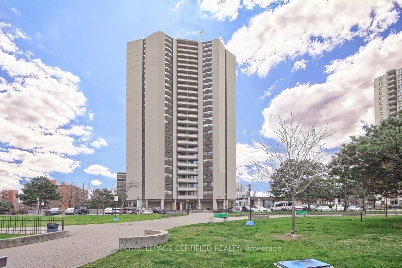 208-380 Dixon Road, Toronto, ON, M9R 1T3