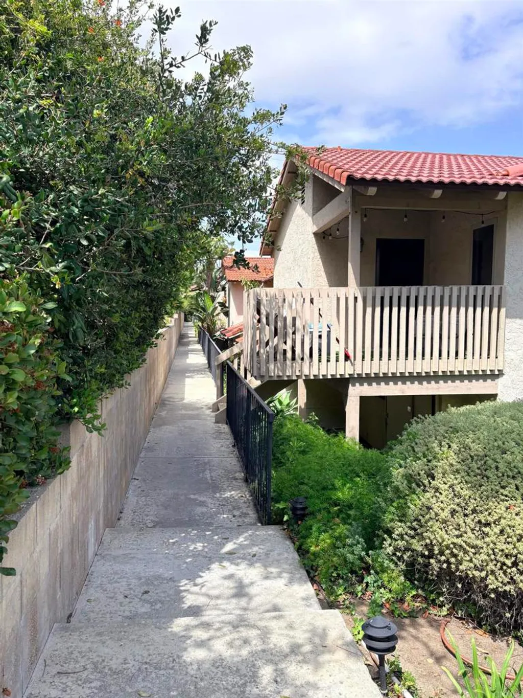 Additional image 3 of 2352 Altisma Way Unit 9, Carlsbad, CA 92009