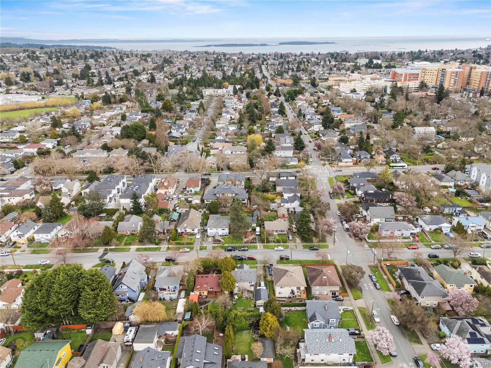 Additional image 4 of 2614 Scott Street, Victoria, BC, V8R 4H9