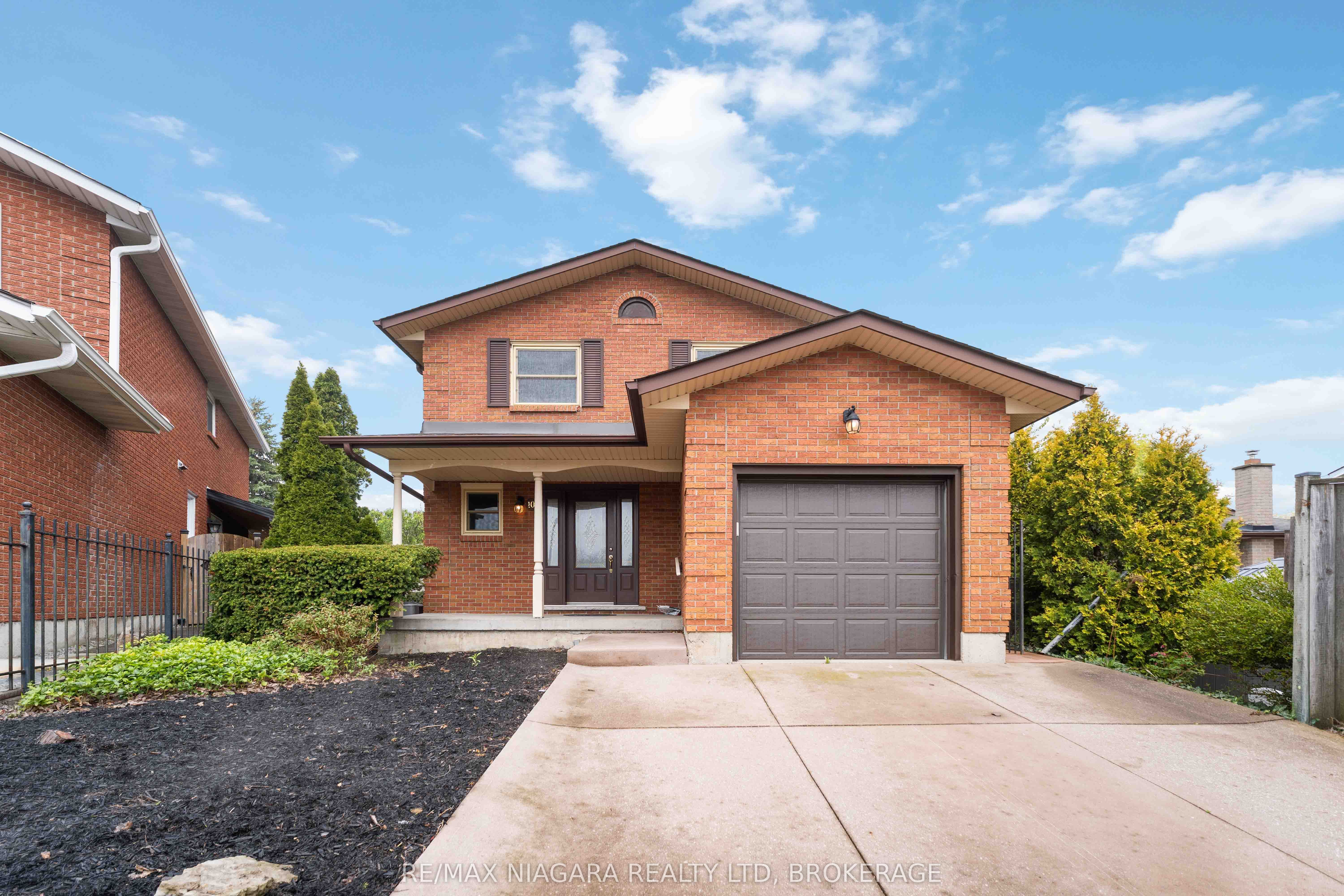 10 Donegel Place, Hamilton, ON, L9A 4Z6