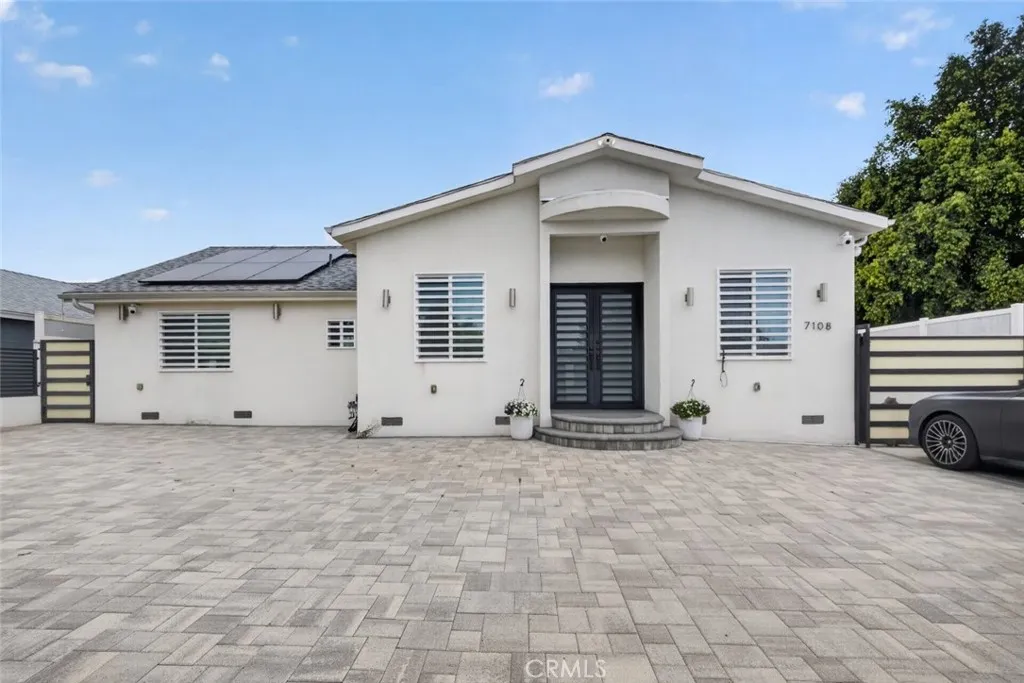 7108 Colbath Ave, Van Nuys, CA 91405 photo 3