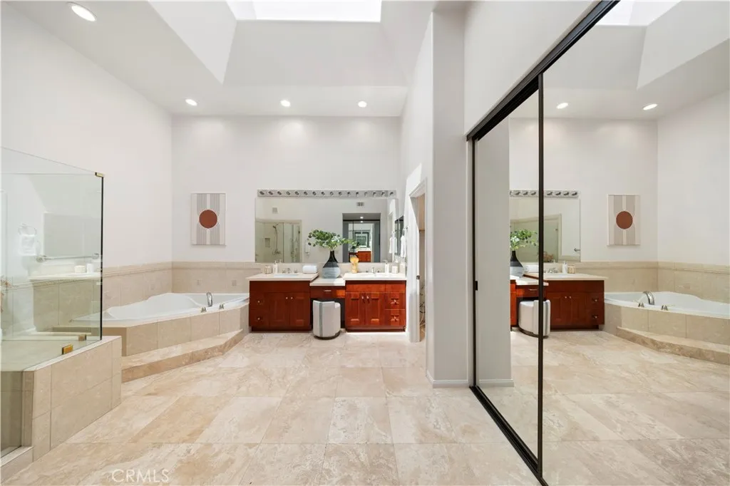 Additional image 31 of 2 Saros Unit 70, Irvine, CA 92603