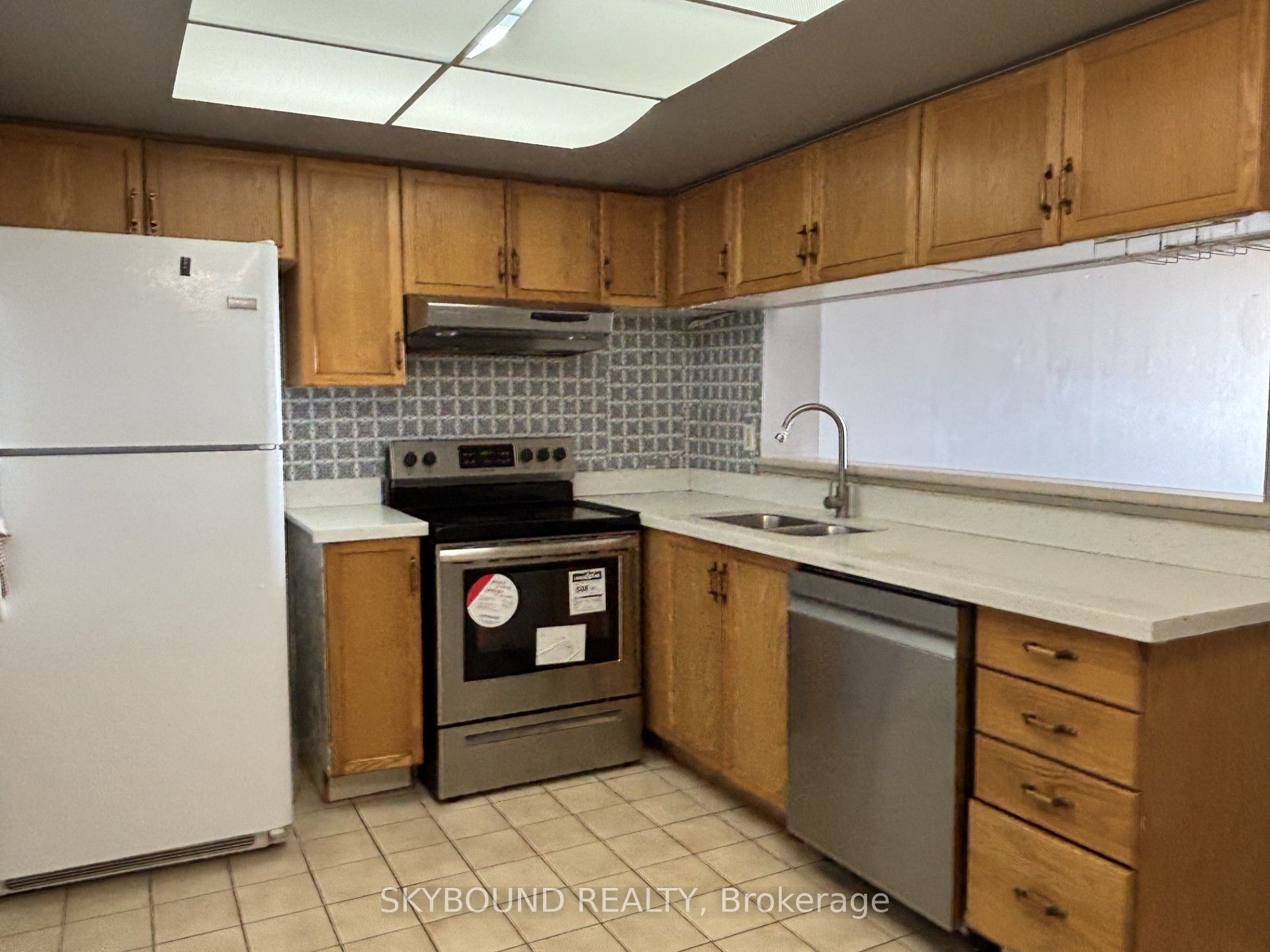 Additional image 2 of 1607-350 Alton Towers Circle, Toronto, ON, M1V 5E3