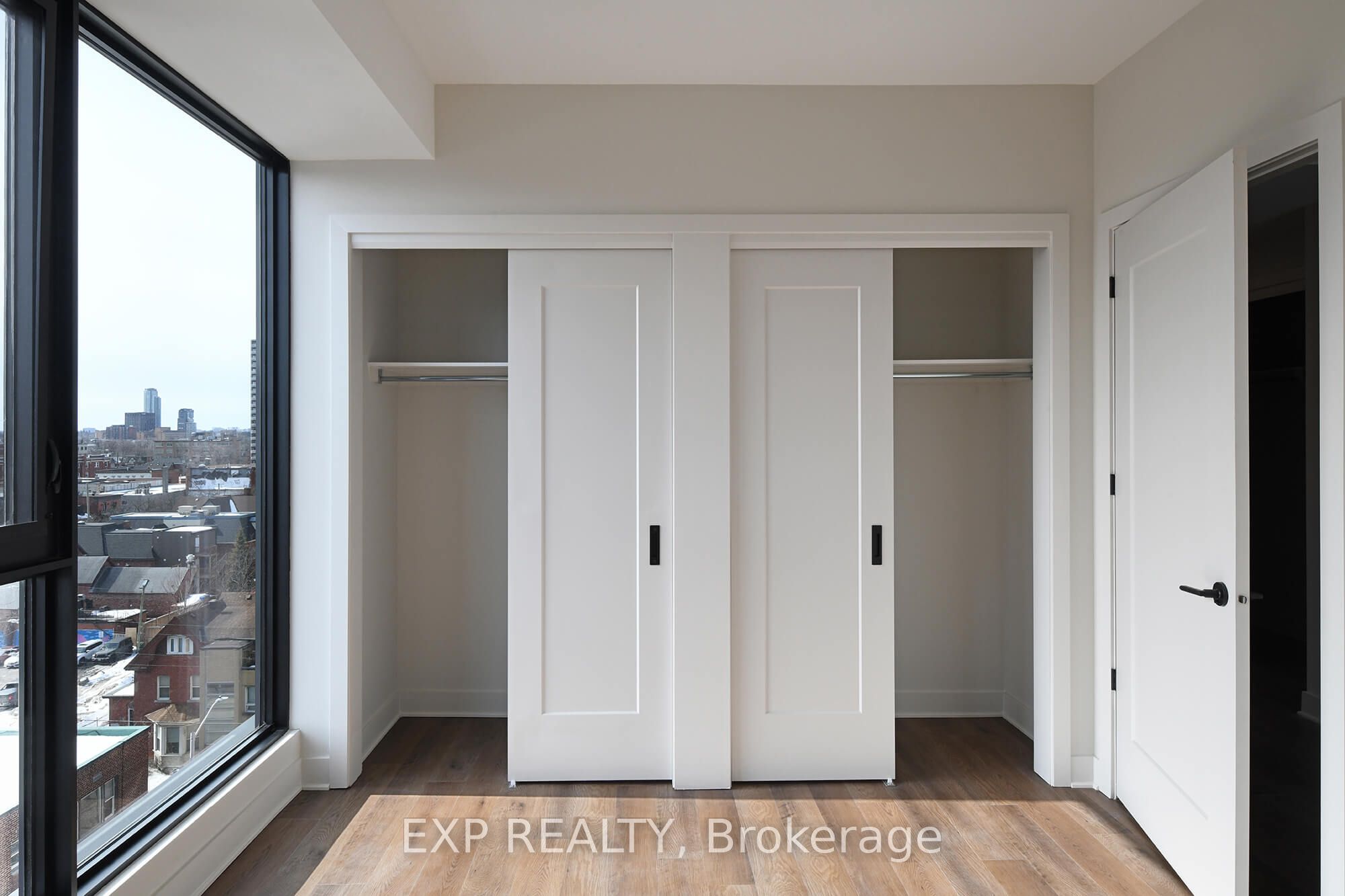 Additional image 4 of 802-331 Cooper Street, Ottawa, ON, K2P 0G5