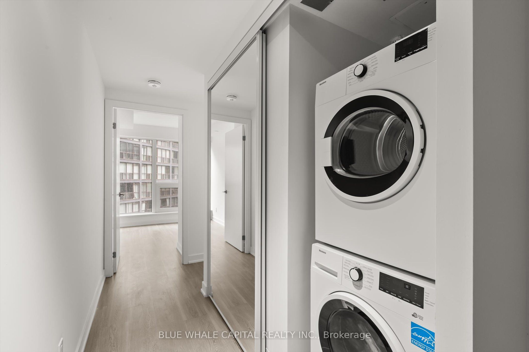 Additional image 4 of 1103-8 Wellesley Street W, Toronto, ON, M4Y 0J5