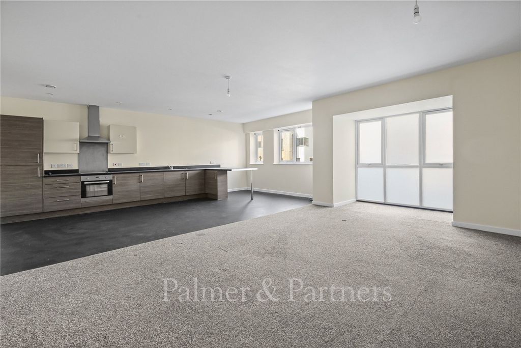 Additional image 2 of 4 bed flat to rentSt Edmund House, Rope Walk, Ipswich, Suffolk IP4