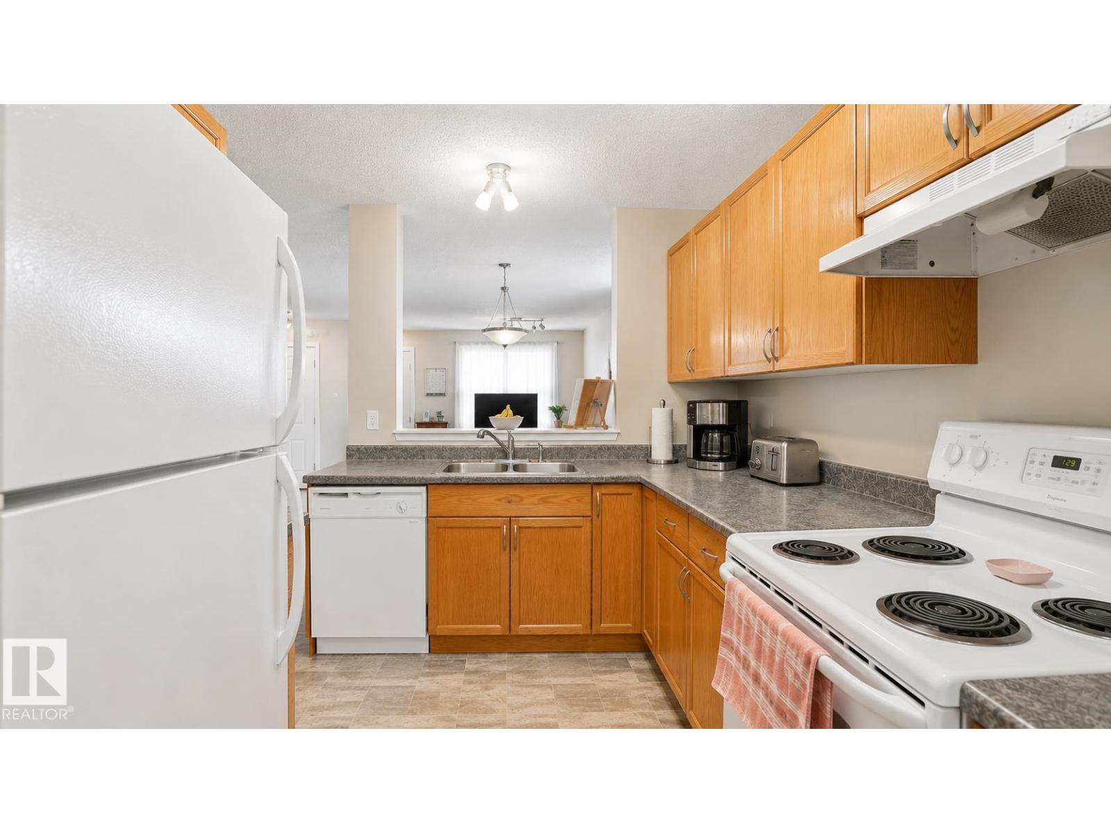 Additional image 6 of 9745 71 Avenue NW, Edmonton, AB, T6E0W5