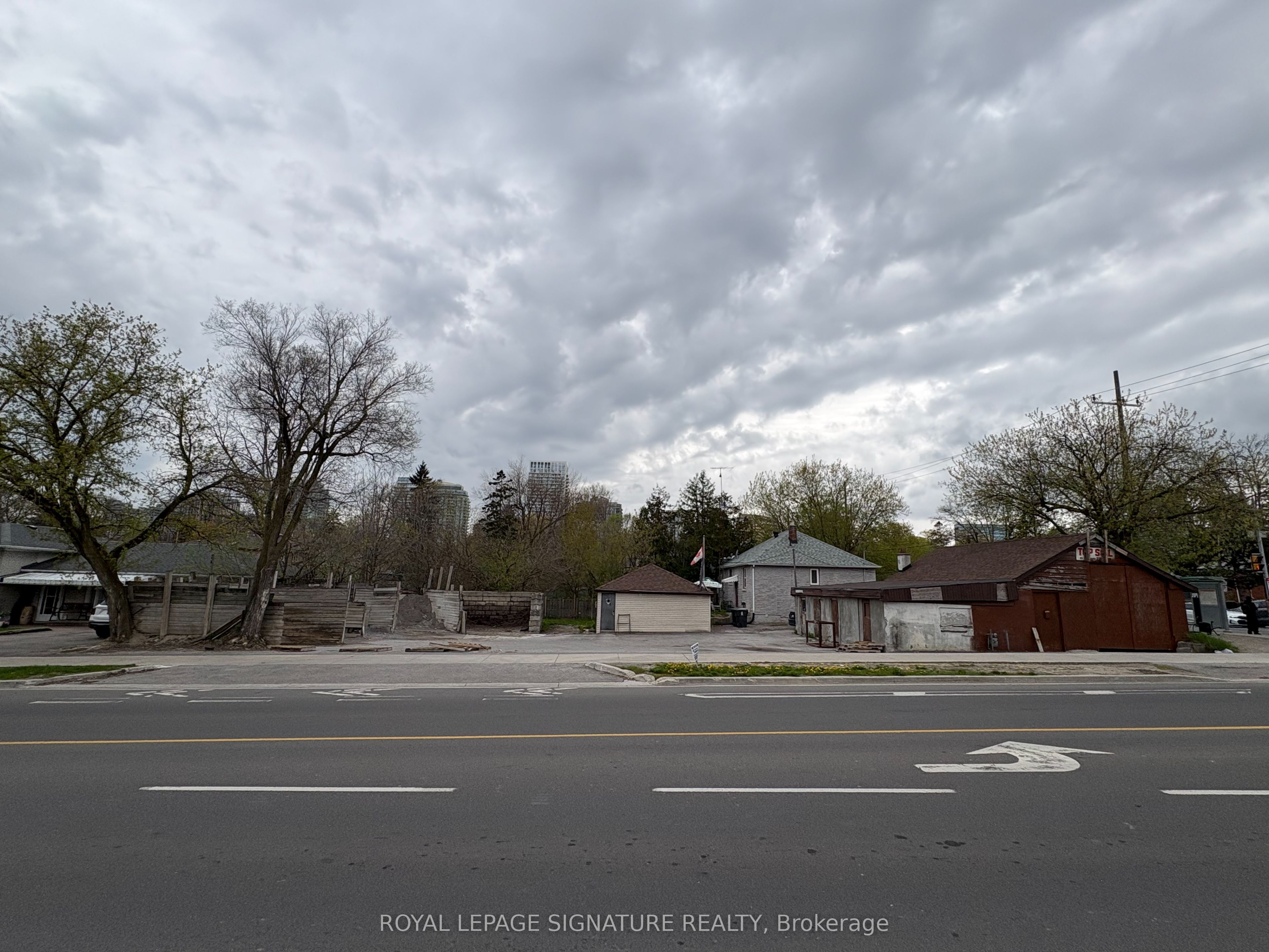 113 Finch Avenue E, Toronto, ON, M2N 4R4